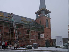 Traditionelles Turmblasen mit neuem Dach