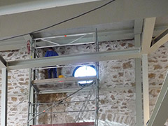 Das neue runde Fenster am Westflügel